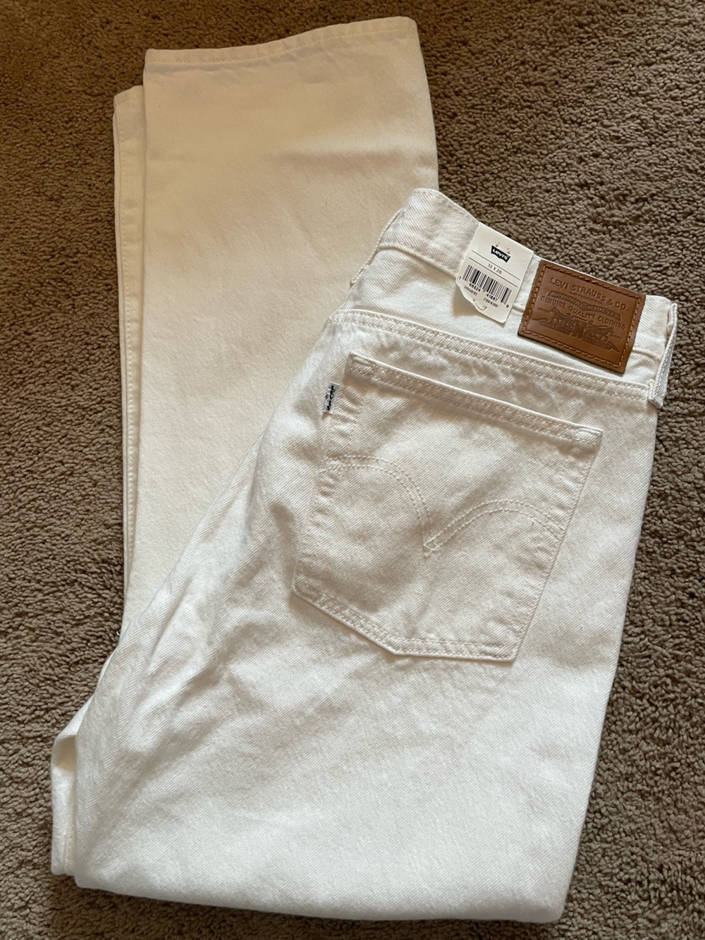 Levi's Straight Leg Jeans in Off-White/Cream - Picture 6 of 8